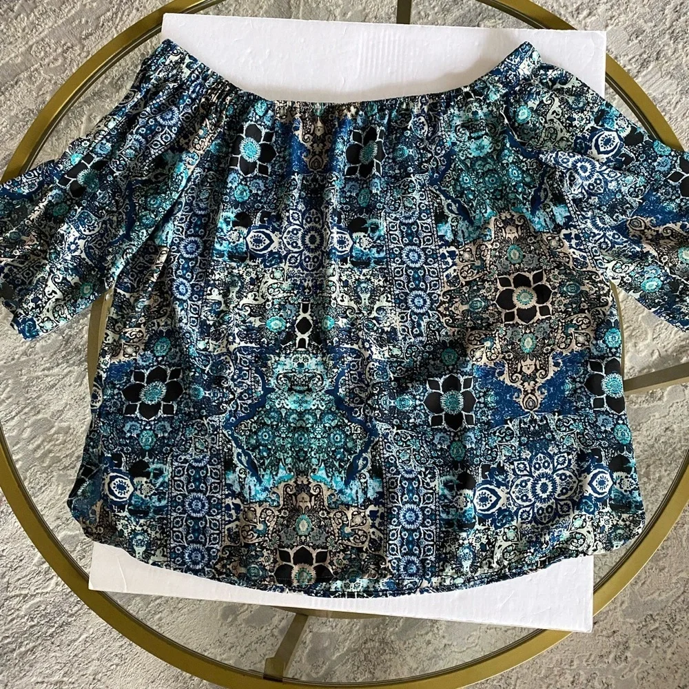 Fringe Benefits multi color off the shoulder blouse, Sz. 1X